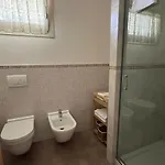Bombyx לינה וארוחת בוקר